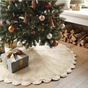 NEW Threshold Studio McGee Scalloped Knit Tree Skirt Cream